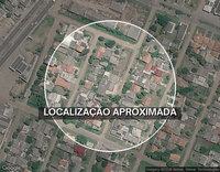 Terreno com construção em alvenaria e piscina, 300m²