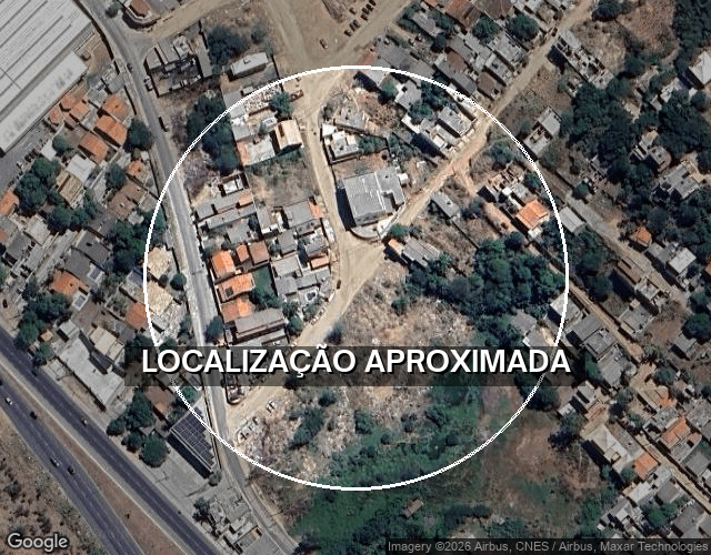 Casa com 269,51m², varanda, desocupada, ideal para investimento