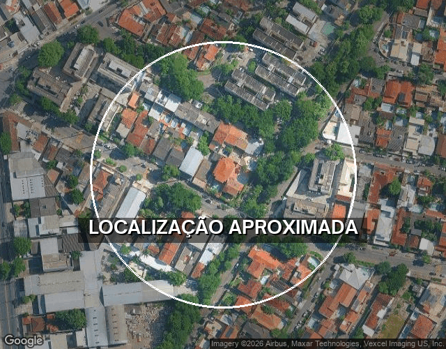 Casa com 739m² de área construída, 420m² de terreno, ocupada