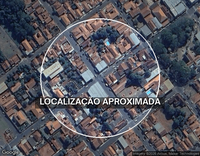 Gleba de terras com 2 casas, piscina e salão