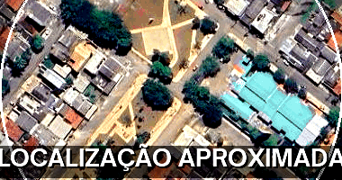Três casas em construção com terreno de 198m²