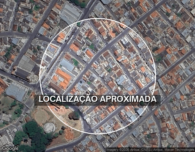 Duas casas em terreno de 233m² com 121,79m² cada