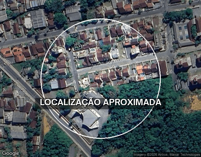 Casa com 4 quartos e 2 vagas em Joinville/SC