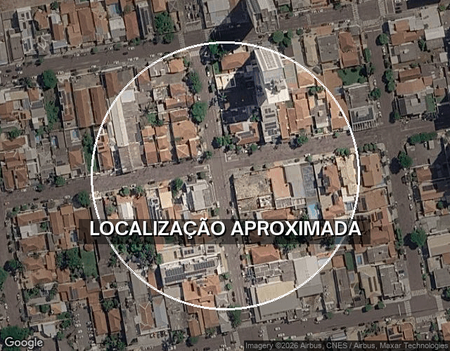 Sobrado de Alto Padrão com 480m², Suíte Máster e Piscina