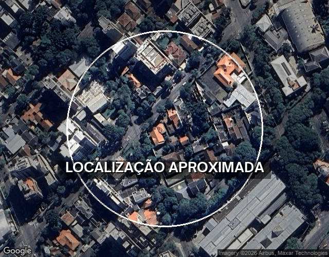 Casa de uso misto com 5 vagas em Água Verde, Curitiba