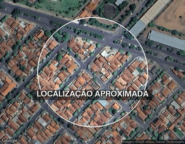 Casa 3 quartos, 2 banheiros, 300m² terreno com varanda