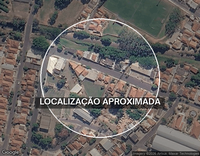 Casa com 6 cômodos, garagem e 320m² em Cândido Rodrigues/SP