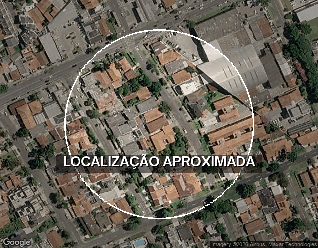 Casa 420m² no Bacacheri com terreno amplo em Curitiba