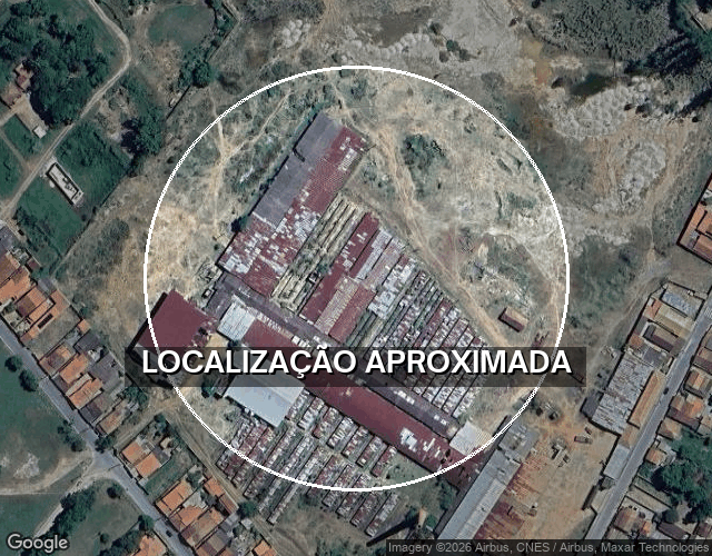 Casa com 2 Quartos e Vaga de Garagem em Condomínio