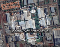 Terreno amplo com edificação pré-moldada