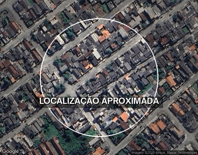 Casa ocupada com 49,70m² de área construída e 144m² de terreno