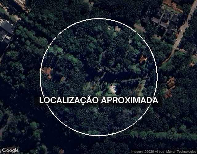 Casa com 908,67m² de área construída e terreno de 8.793,21m² em Canela/RS