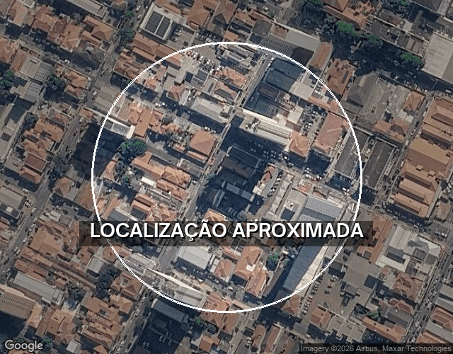 Sobrado Antigo com 220m² em Terreno de 306m² - 2 Quartos, 2 Banheiros