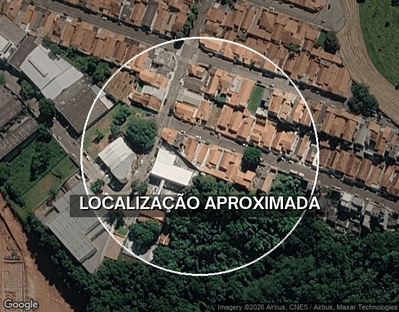 Casa Ocupada com 2 Vagas no Jardim Arizona