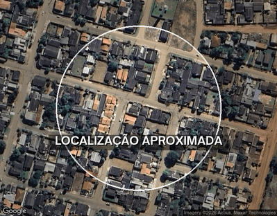 Casa em madeira com 2 edificações em terreno de 300m²