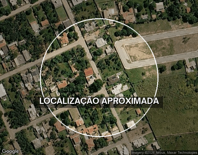 Casa em Condomínio Fechado com Excelente Localização