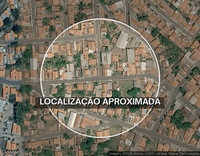 Casa de madeira em terreno de 481,80 m² com potencial construtivo