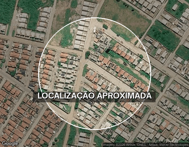 Casa com 2 quartos e varanda em condomínio