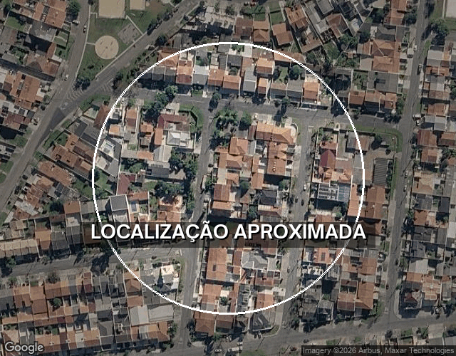 Casa com 4 quartos e churrasqueira em Curitiba