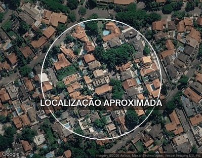 Casa com 1.500m² de área construída em Interlagos