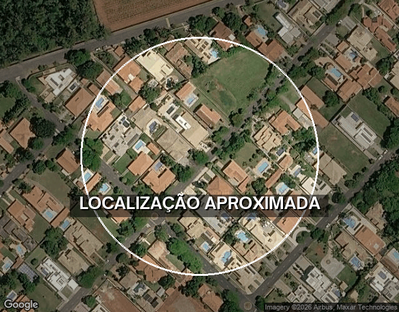 Casa 4 quartos, 4 banheiros e 595,48 m² com piscina