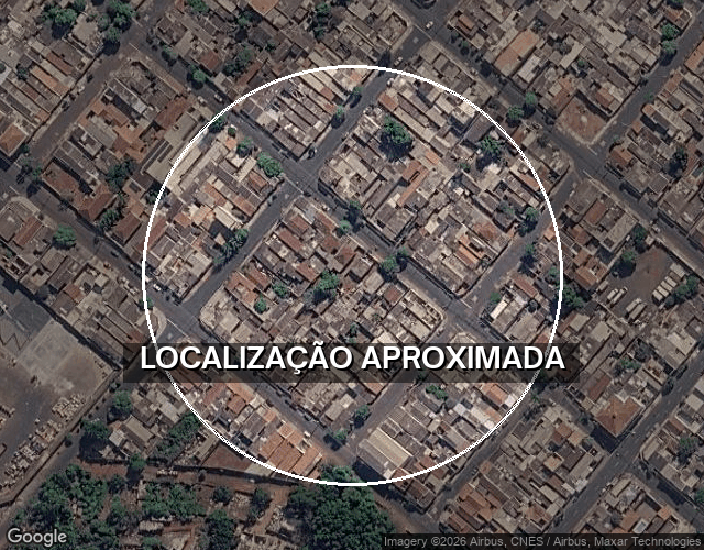 Terreno urbano de 400 m² com 3 edificações