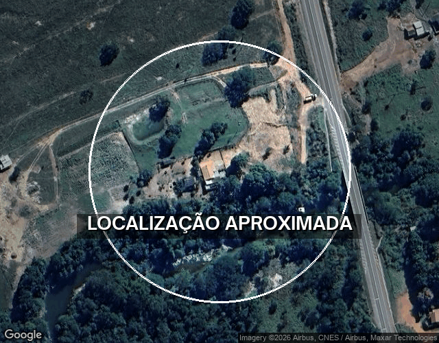 Fazenda de 103 ha com 3 casas e benfeitorias