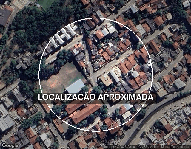 Casa antiga com 174 m² em terreno de 2.169 m²