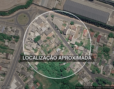 Casa com 343,71m², piscina e garagem em terreno amplo