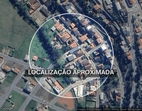 Casa ocupada com 93 m² construídos e 1 vaga