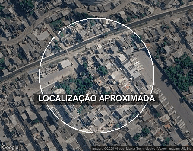 Casa ocupada com 98 m² de área construída