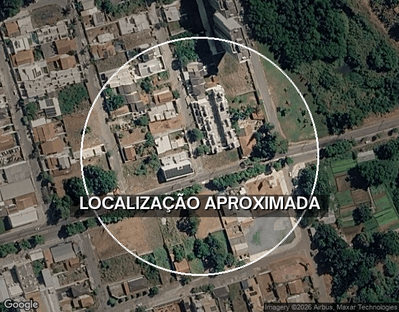 Casa com 4 suítes, piscina e garagem para 6 carros